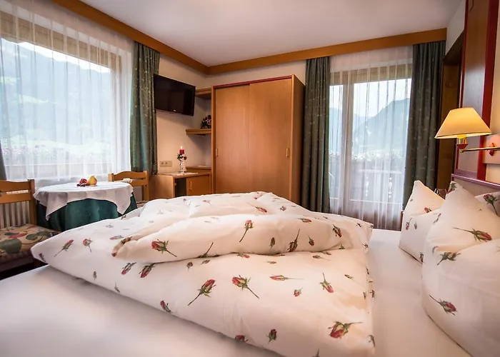 Tipotsch 3* شفينداو