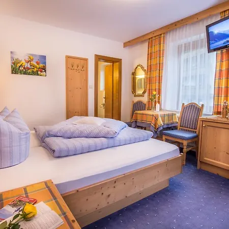 Tipotsch Konukevi 3*